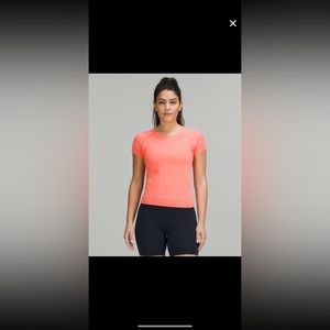 Lululemon Swiftly Tech Short Sleeve Race Length Size 4!
